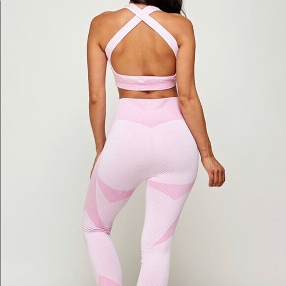 Plus Size Cross Back Sports Bra‎ and Pants - Picture 6 of 8